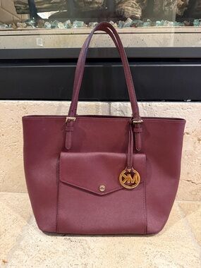 MICHAEL MICHAEL KORS Jet Set Large Leather Pocket Tote Bag Burgundy / Merlot